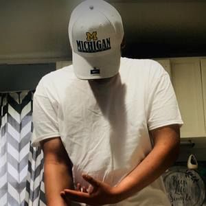 Meet your Posher, Devin